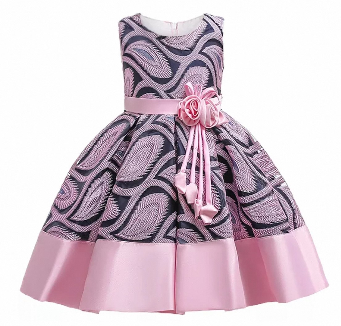 10 Plus-Size Birthday Dresses That Are Stunning插图