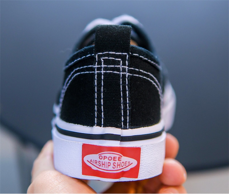 The Importance of Supportive Soles in Baby Vans Shoes插图