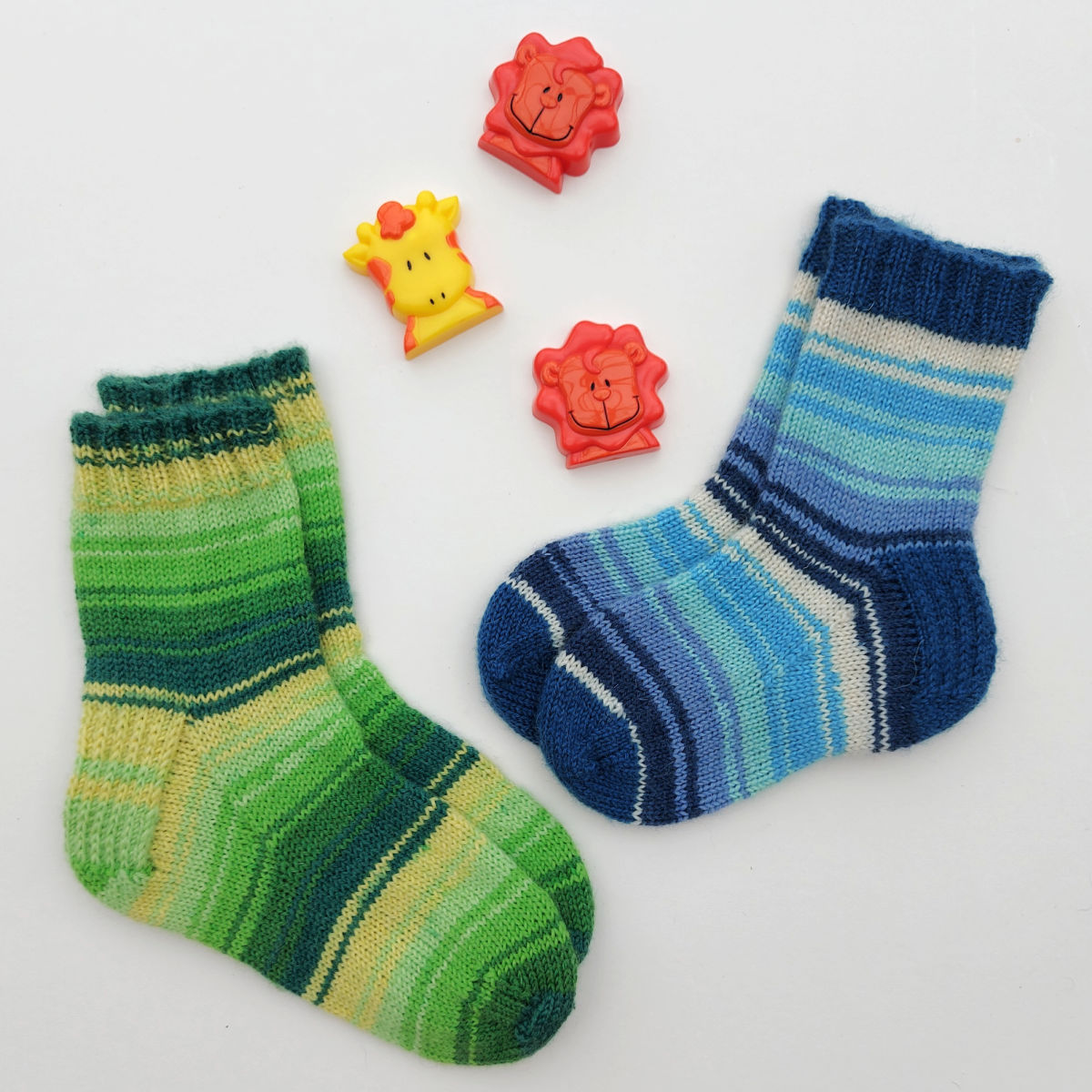 Simplify Knitting Baby Socks: Easy Guide with Patterns