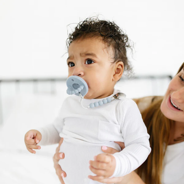 When Should Babies Stop Using Pacifiers: Strategies for Parents