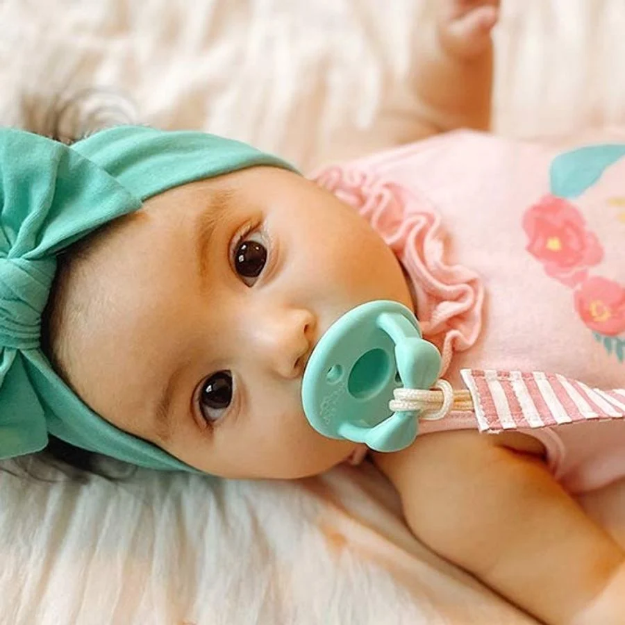 Guide to Choosing Best Pacifiers for Your Baby in Singapore